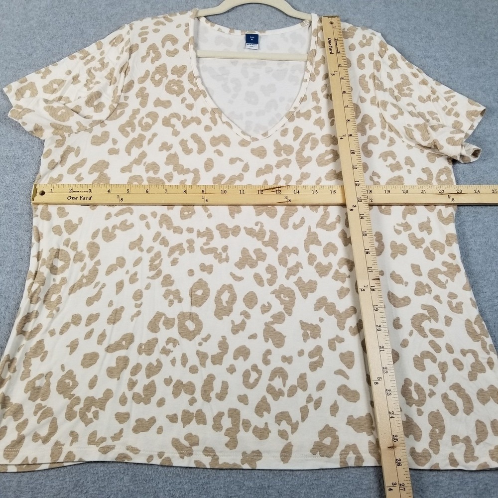Old Navy Luxe T Shirt Women's XL V Neck Leopard Print Short Sleeve Tan White Tee - Picture 6 of 8